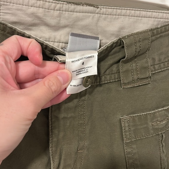 North Face Army Green Pocket Front Shorts Size 4 - Picture 2 of 4